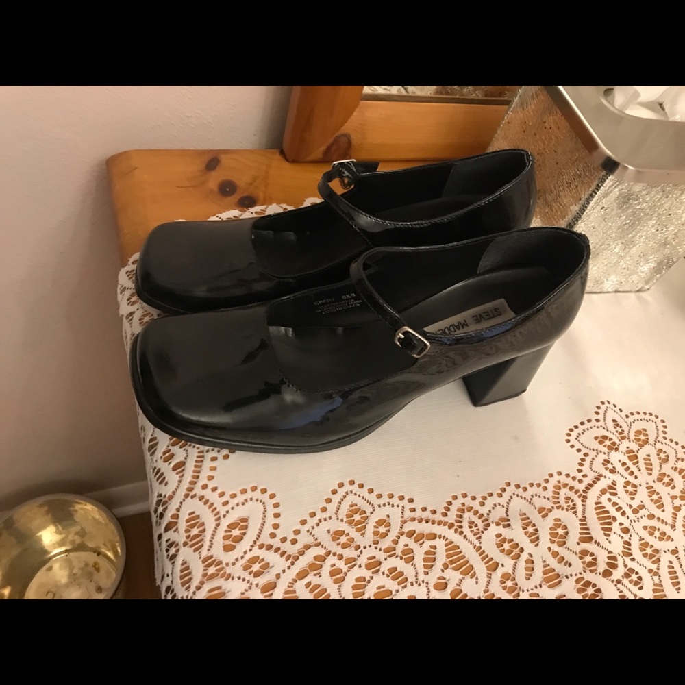 Patent leather Mary Janes